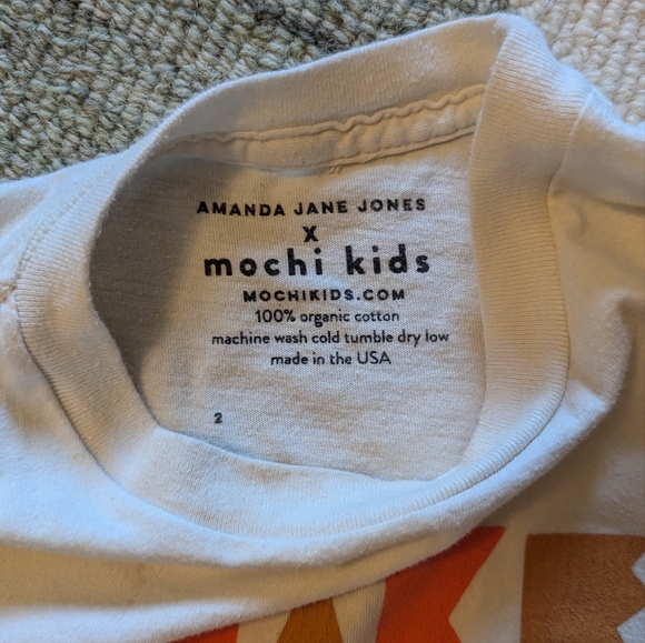 Mochi Kids and Amanda Jane Jones Collab T-shirt - Picture 4 of 4